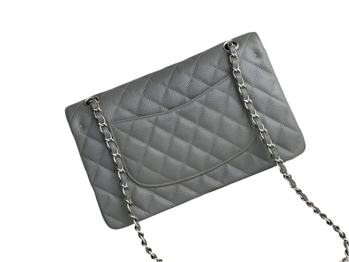 Chanel Classic Flap Bag Medium Grey Caviar met Silver Hardware