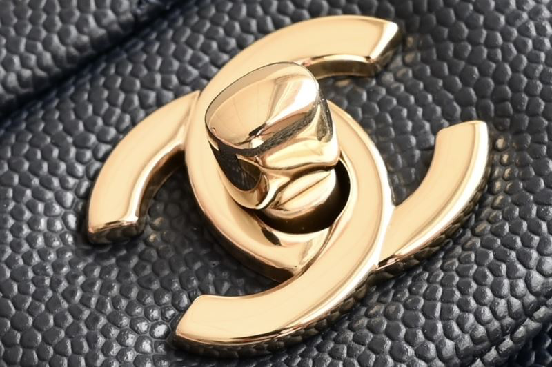 Chanel Classic Flap Bag Medium – Navy Blue Caviar Leather with Gold Hardware – Preloved Shoulder Bag 2025 collection