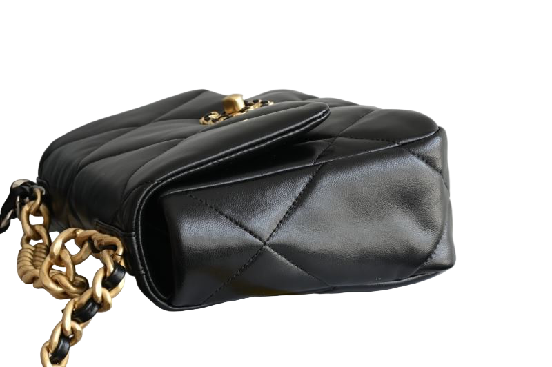 Chanel 19 Flap Bag Small – White Glossy Lambskin with Gold, Silver & Ruthenium Hardware – Preloved Designer Shoulder Bag 2025