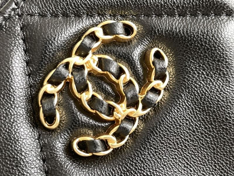Chanel 90 Clutch 2025 – Shiny Black Lambskin met Gold, Silver & Ruthenium-Finish Metaal schoudertas