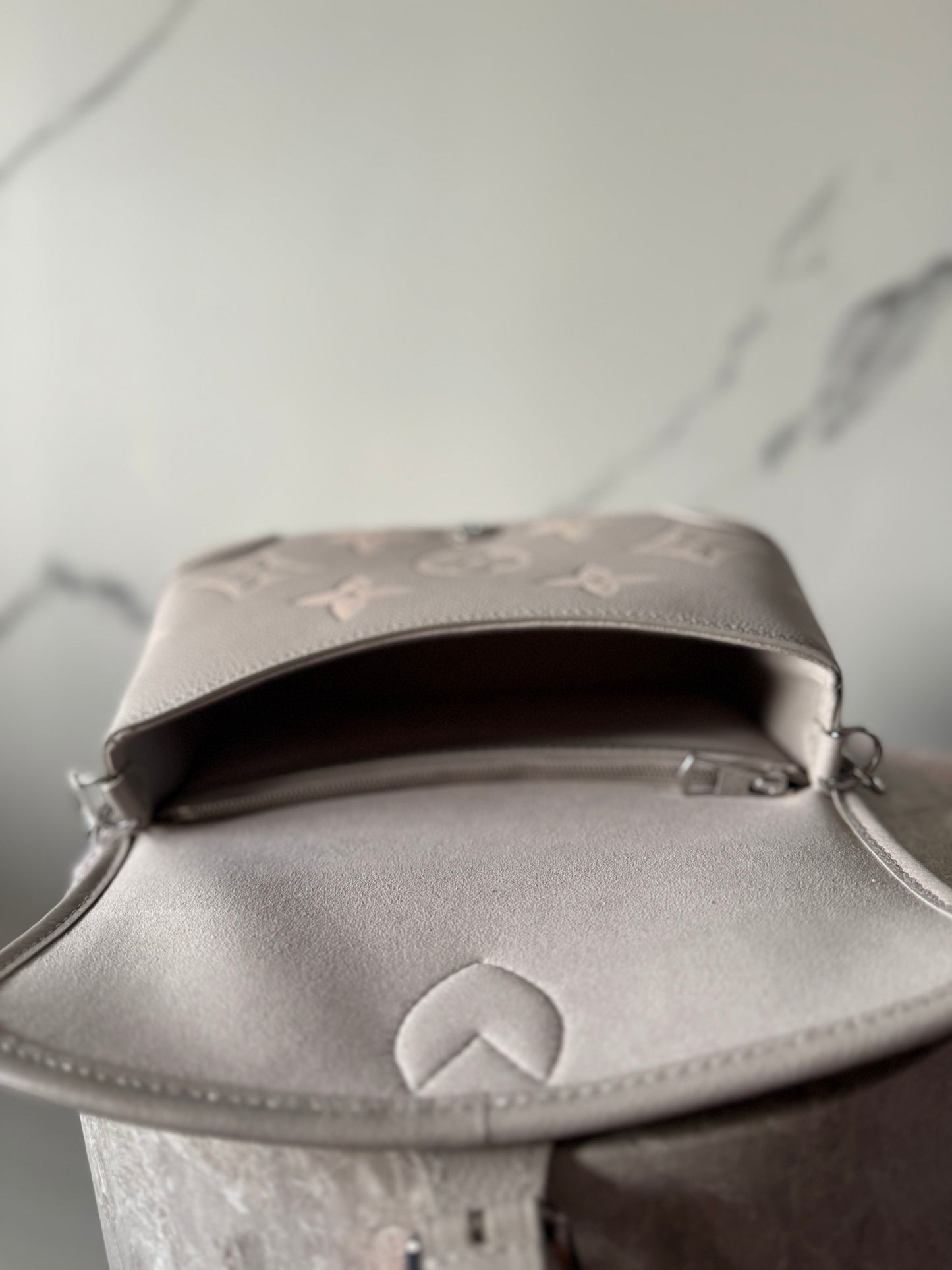 Louis Vuitton Diane dames tas schoudertas Brume Quartz