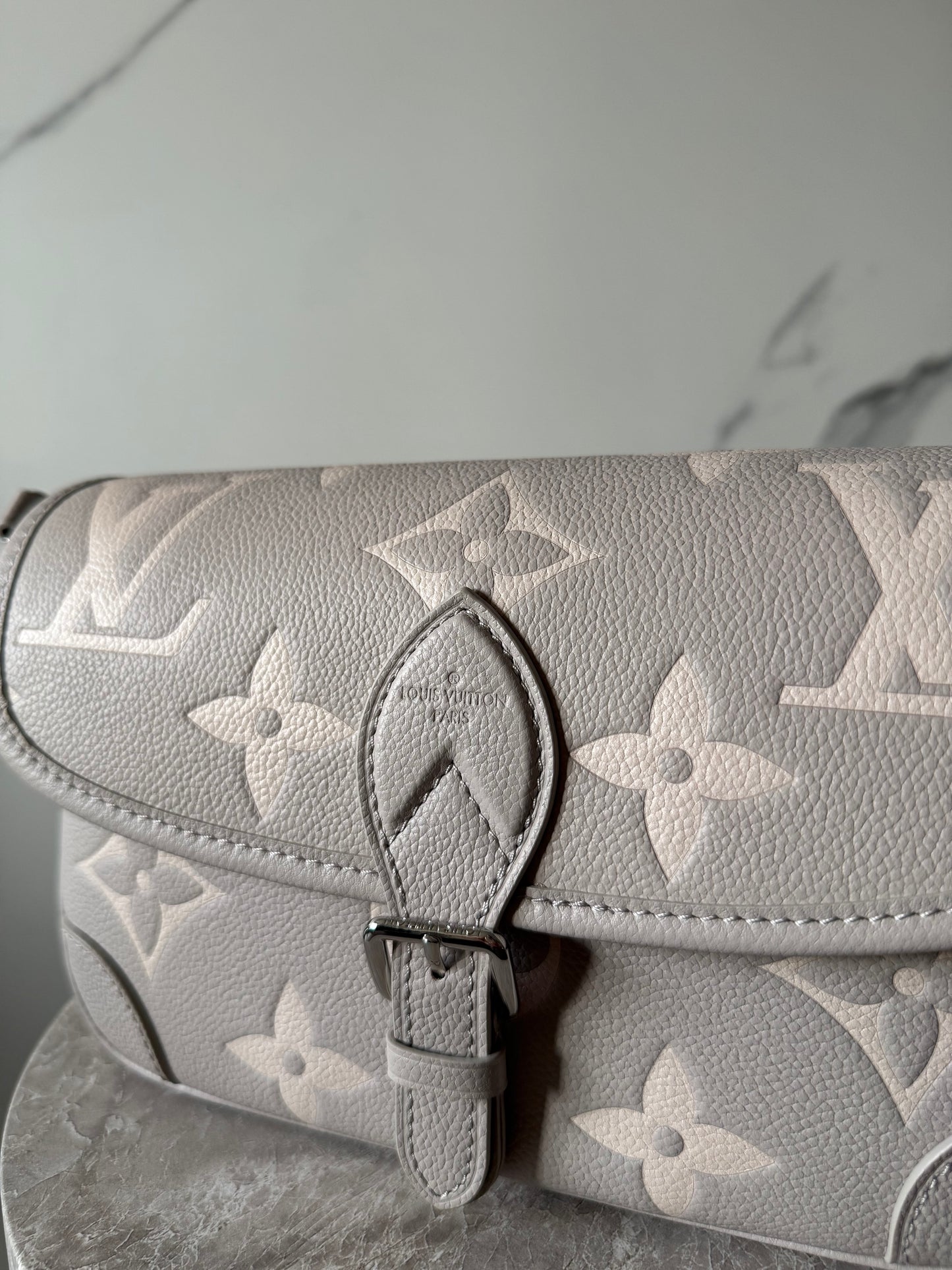 Louis Vuitton Diane dames tas schoudertas Brume Quartz