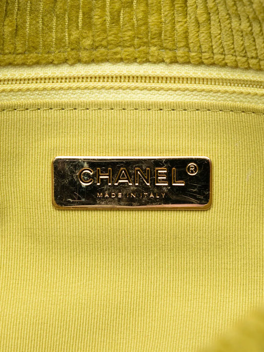Chanel 19 Flap Bag Large Green Corduroy Quilted 2021–2025 – PRELOOV