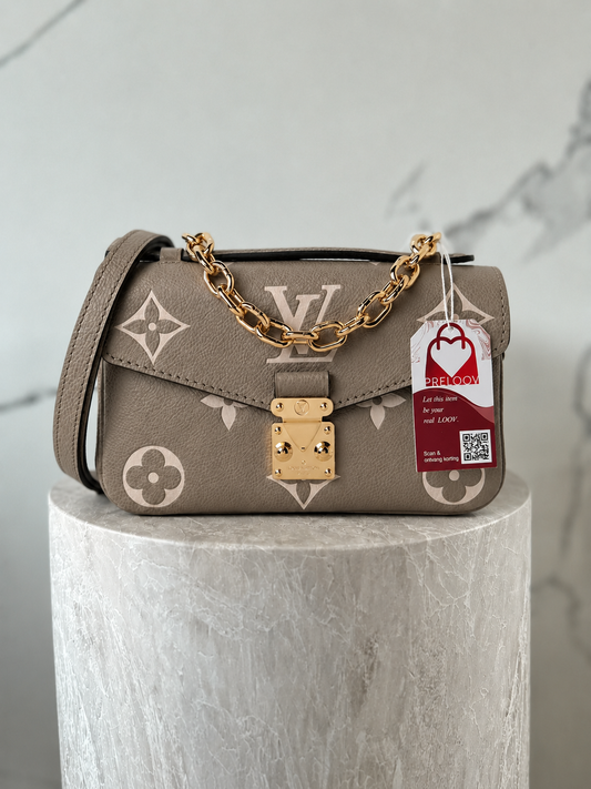 Louis Vuitton Pochette Metis east west Tourterelle