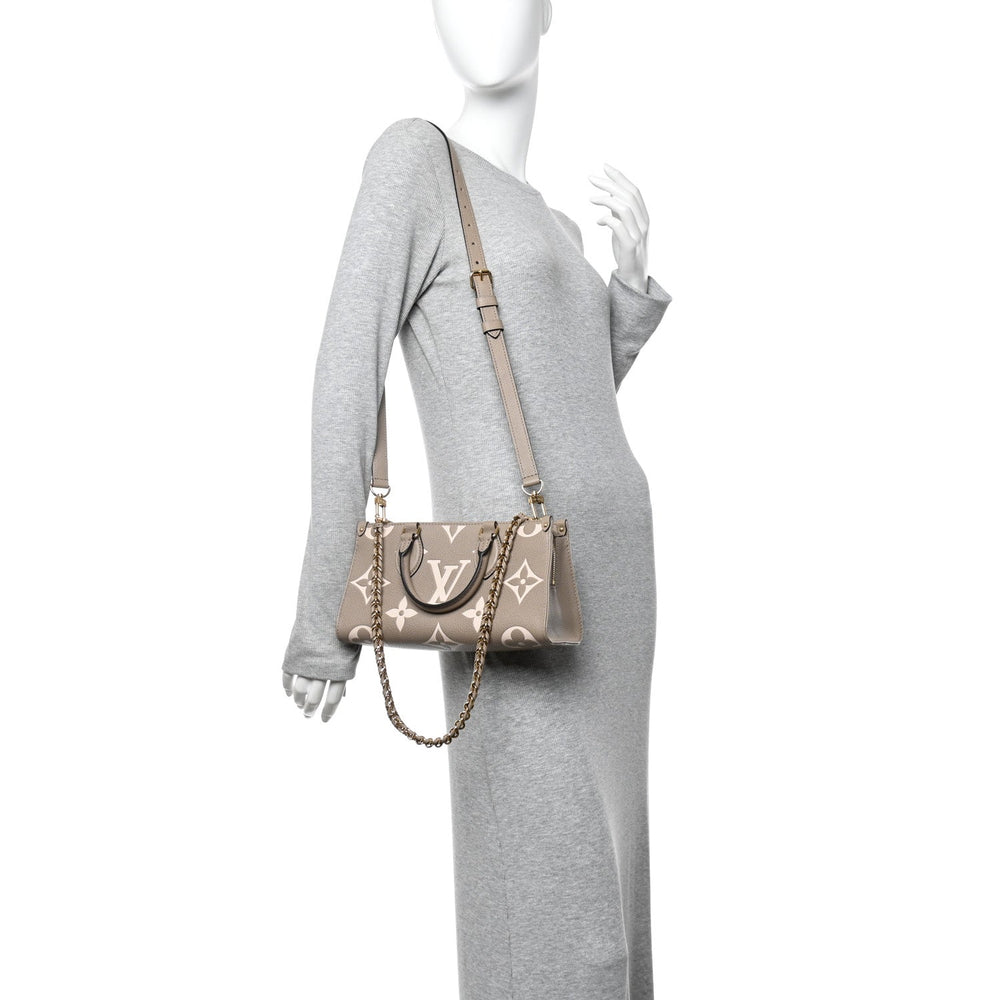Louis Vuitton OnTheGo East West Dove Cream Empreinte image 2