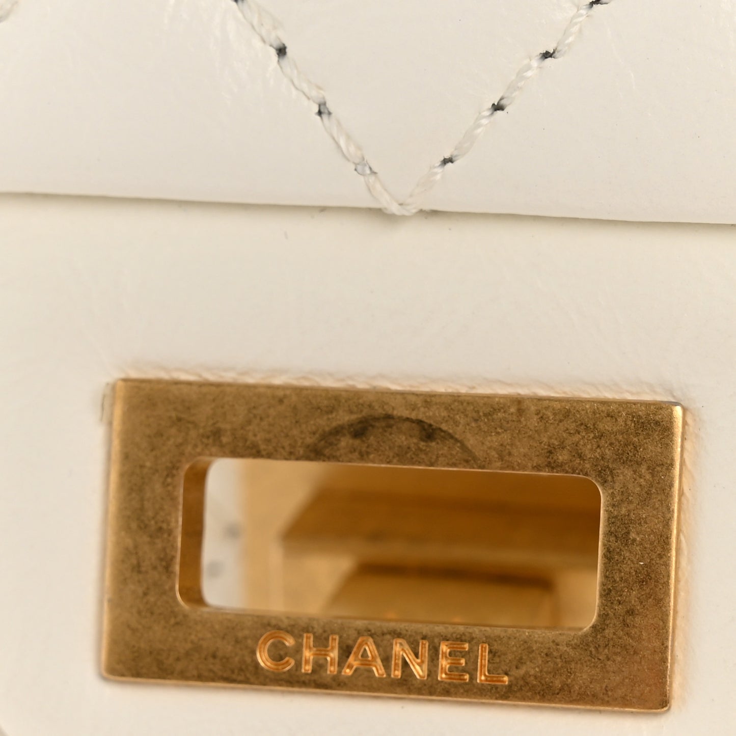 Chanel 2.55 Reissue Mini Flap Bag White Aged Calfskin Quilted 2026 image 7 – PRELOOV