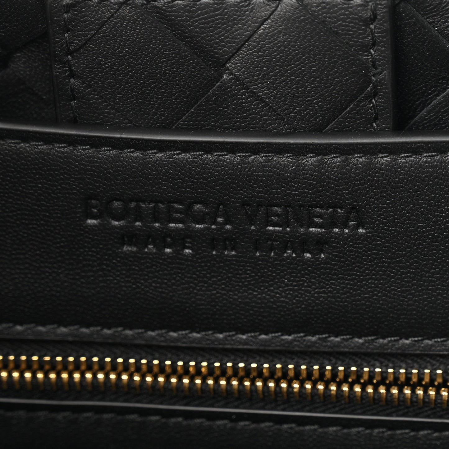 Bottega Veneta Medium Andiamo Shoulder Bag Black Nappa Intrecciato Gold Knot – PRELOOV