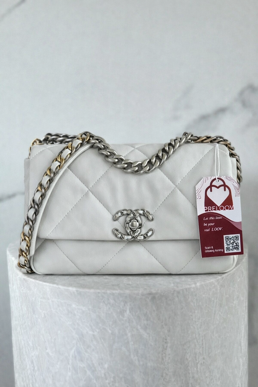 Chanel 19 Flap Bag White Pre-Owned Small – PRELOOV