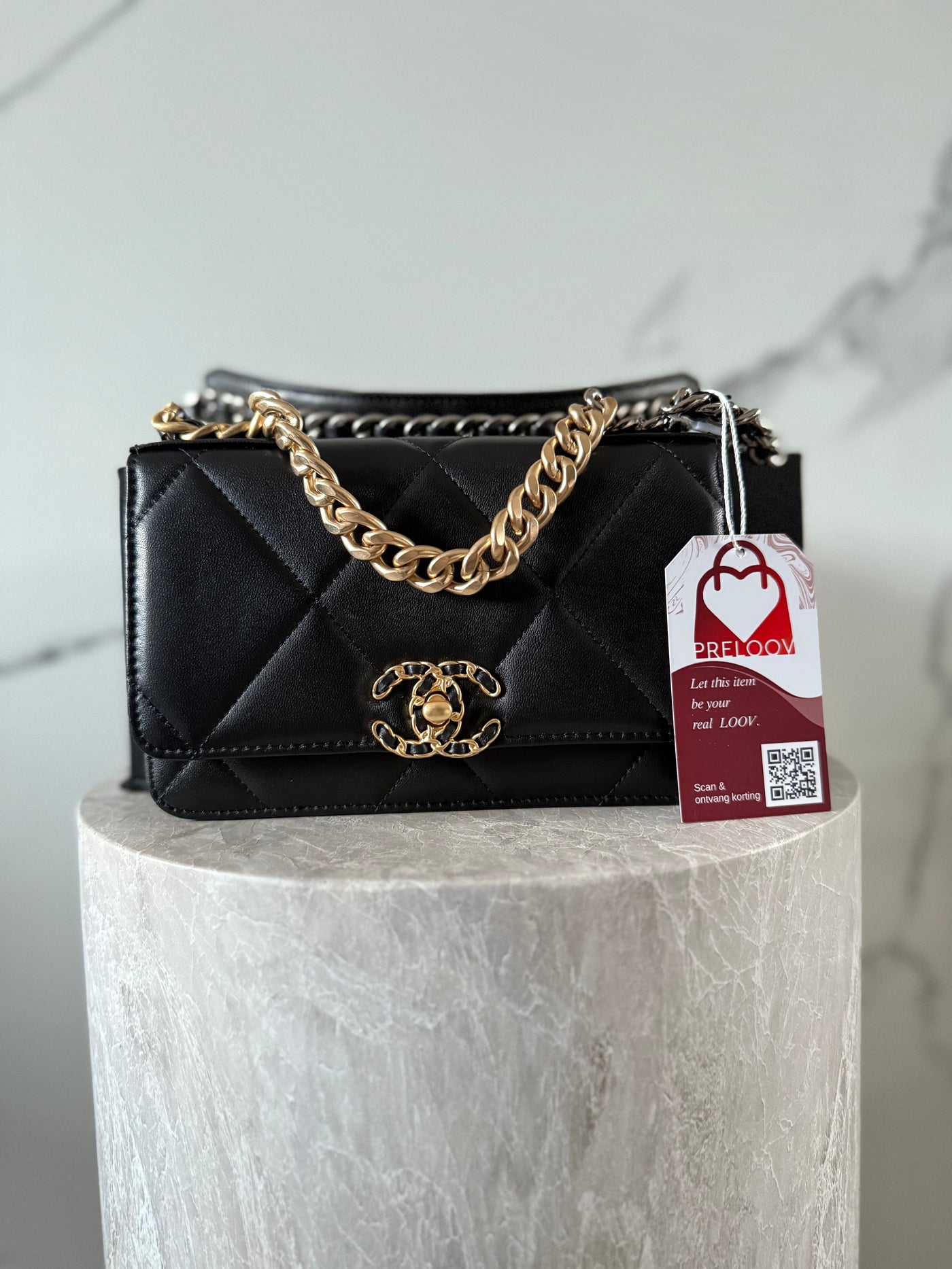 Chanel 19 Wallet On Chain Black Lambskin AP3267 – PRELOOV
