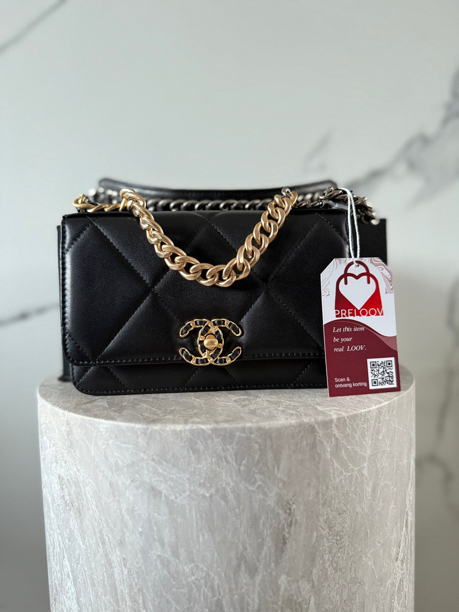 Chanel 19 Wallet On Chain Black Lambskin AP3267 – PRELOOV
