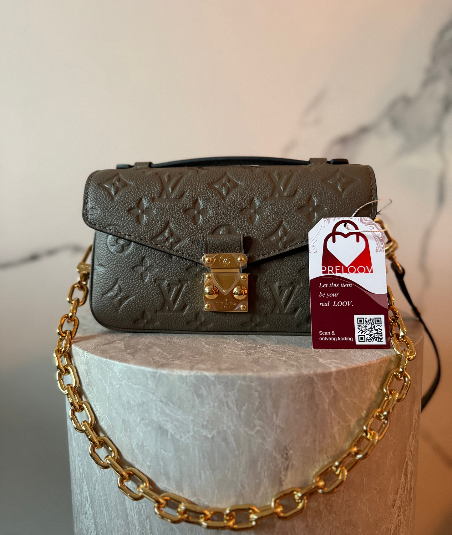Louis Vuitton Pochette Métis East West Smoke – PRELOOV