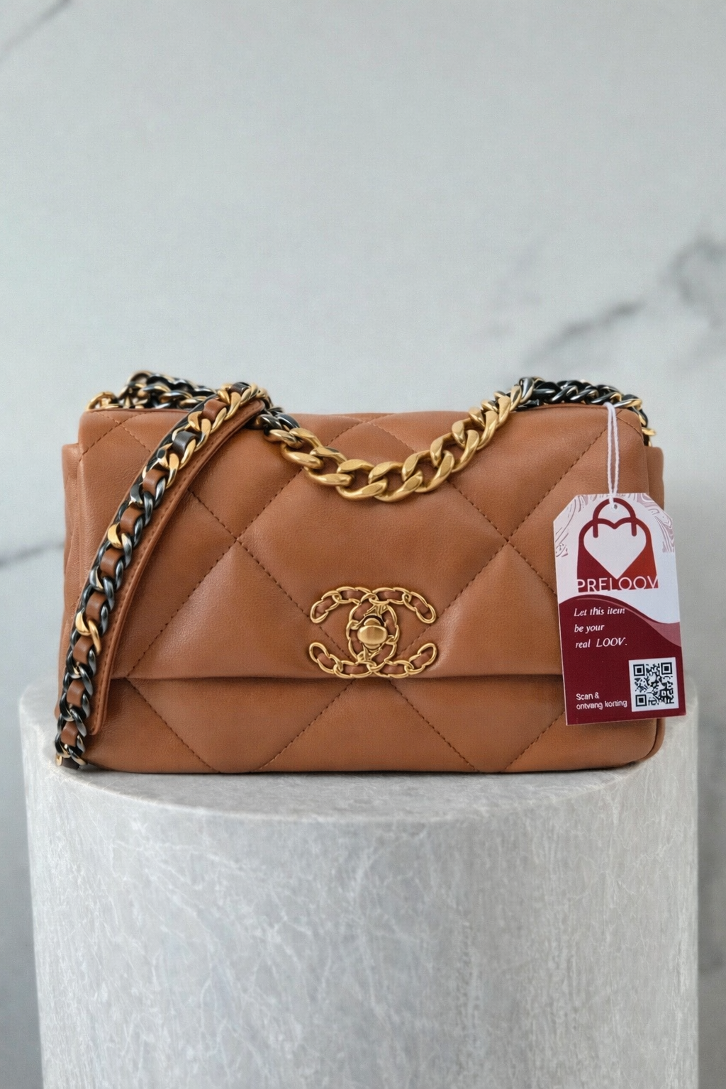 Chanel 19 Flap Bag Cognac Pre-Owned Small 2025 – PRELOOV