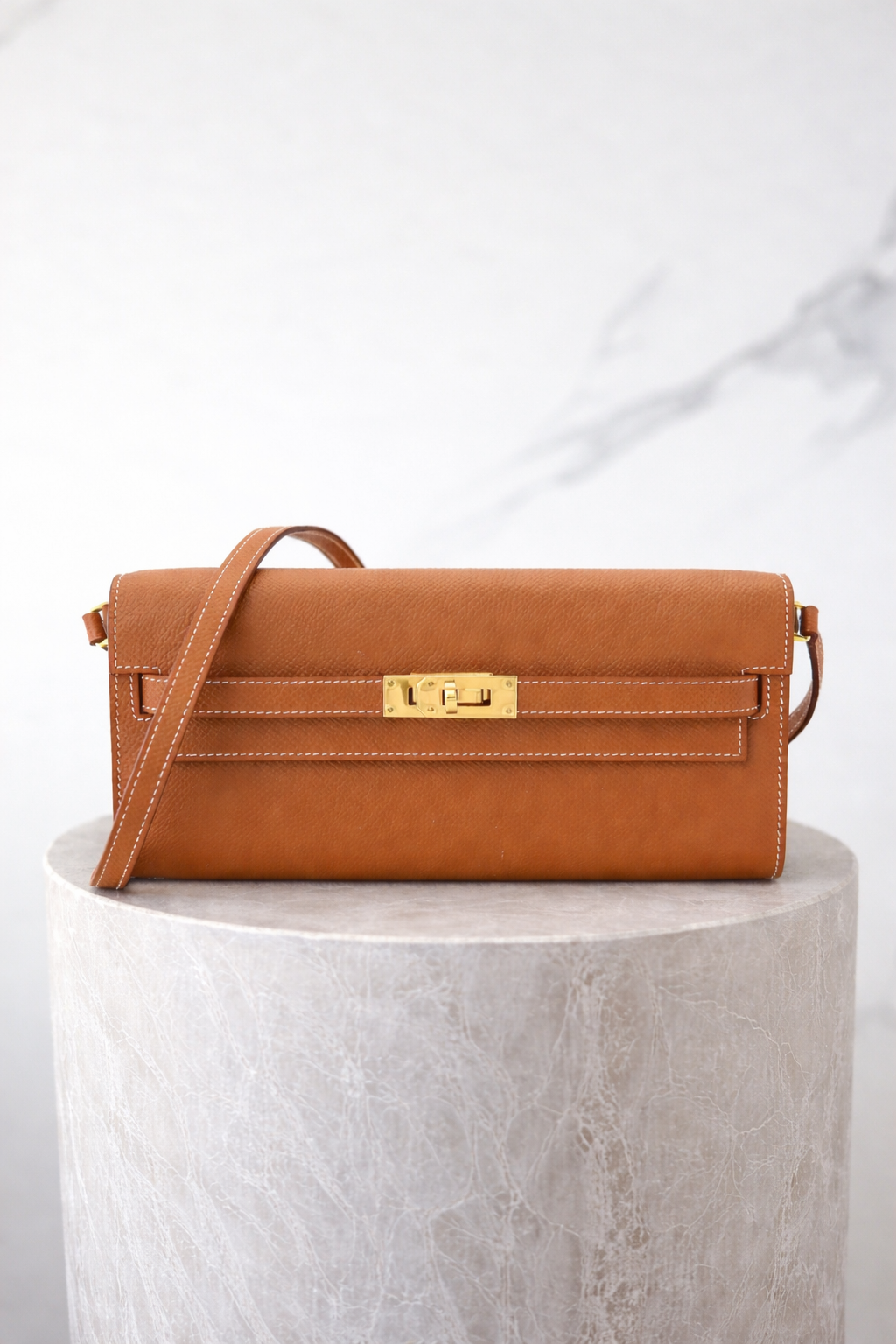 Hermès Epsom Kelly Wallet To Go Gold 2023 – 21 x 11.5 x 3.8 cm | Gold Hardware