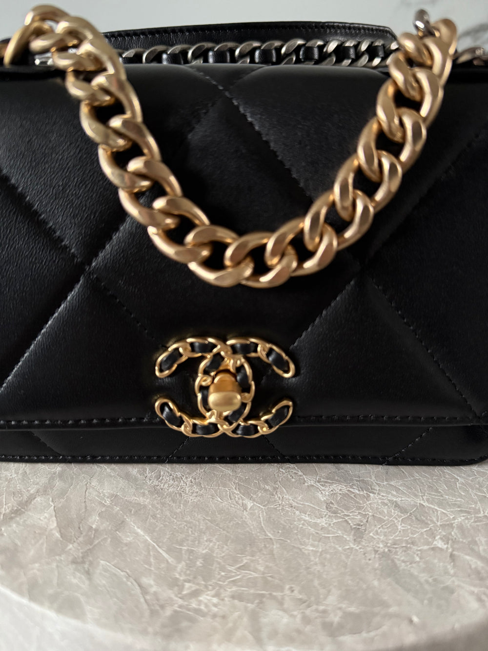 Chanel 19 Wallet On Chain Black Lambskin AP3267 – PRELOOV