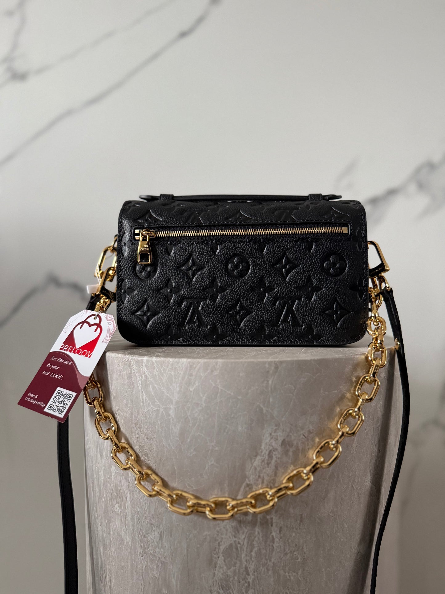 Louis Vuitton Pochette Metis East West monogram empreinte zwart