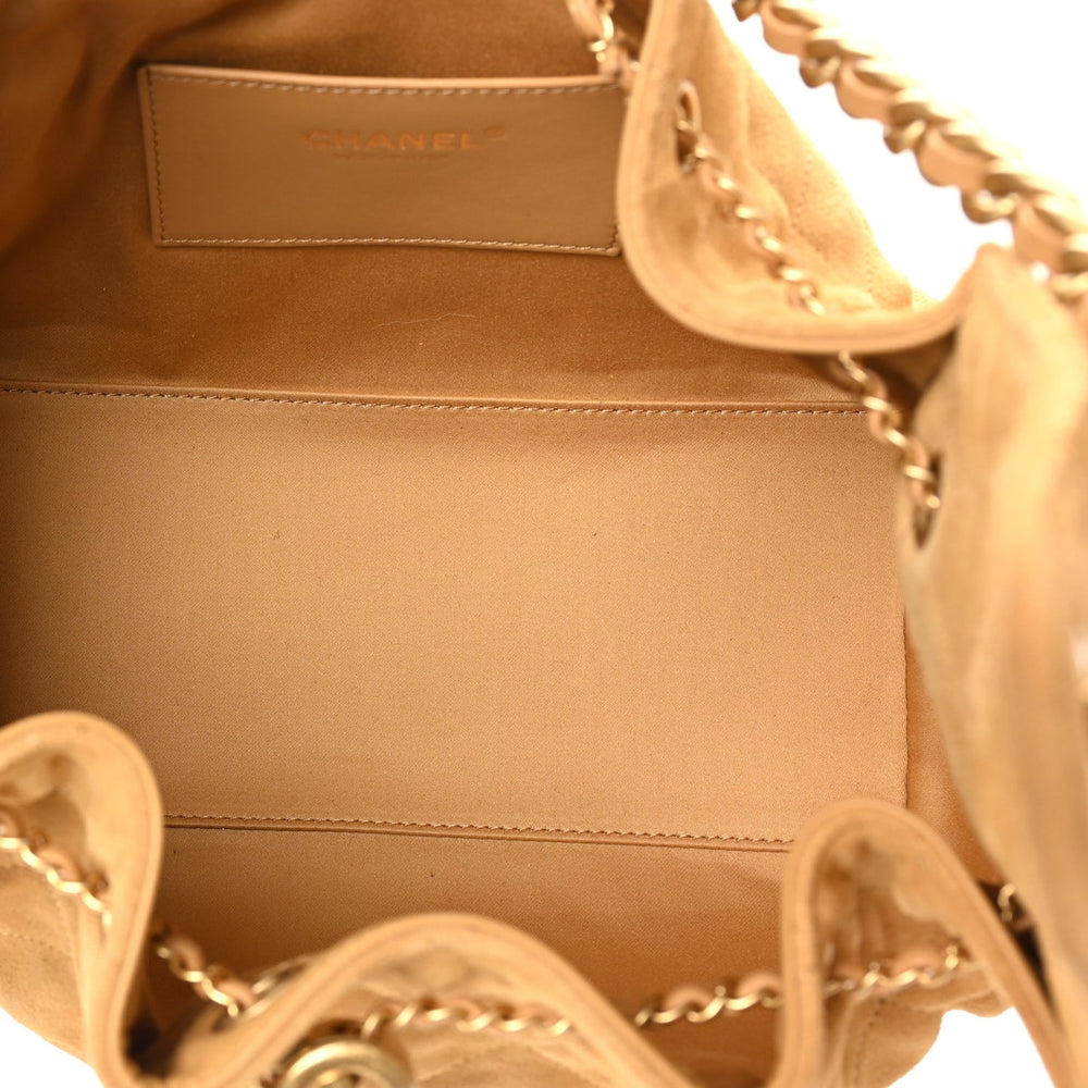 Chanel Suede Quilted Small Chanel 25 Handbag Beige 2026 – PRELOOV