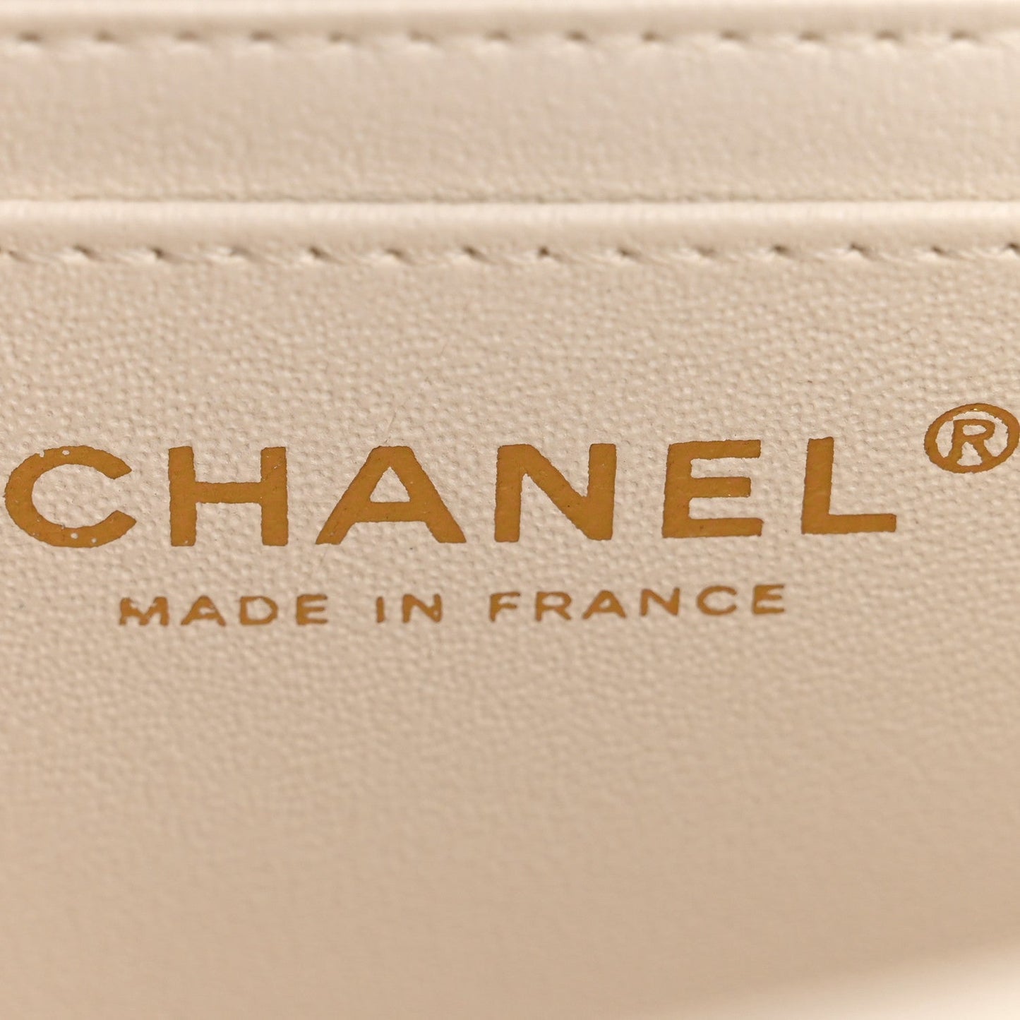 Chanel 2.55 Reissue Mini Flap Bag White Aged Calfskin Quilted 2026 image 11 – PRELOOV