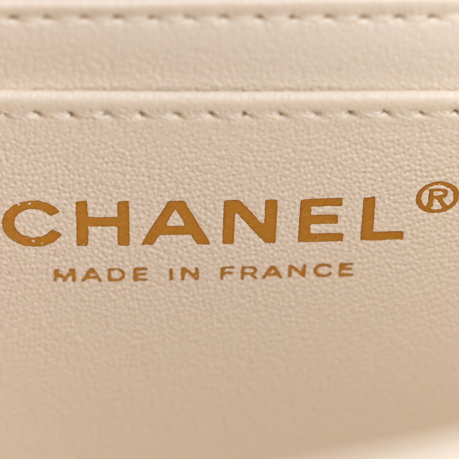 Chanel 2.55 Reissue Mini Flap Bag White Aged Calfskin Quilted 2026 image 11 – PRELOOV