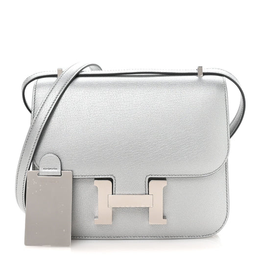 Hermès Metallic Chevre Chamkilight Constance 18 Argent foto 2