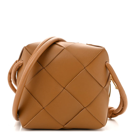 Bottega Veneta Lambskin Maxi Intrecciato Mini Cassette Camera Bag Acorn 2026 PRELOOV foto 1