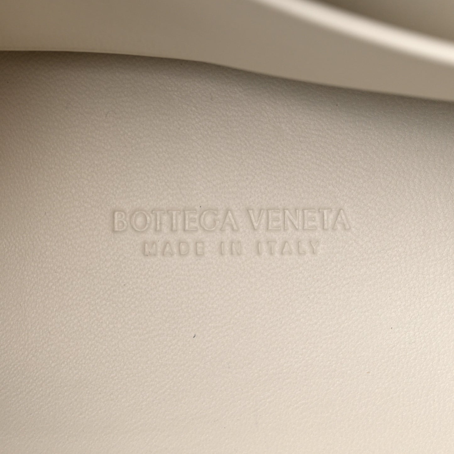 Bottega Veneta Small Andiamo Shoulder Bag White Nappa Intrecciato Gold Knot – PRELOOV